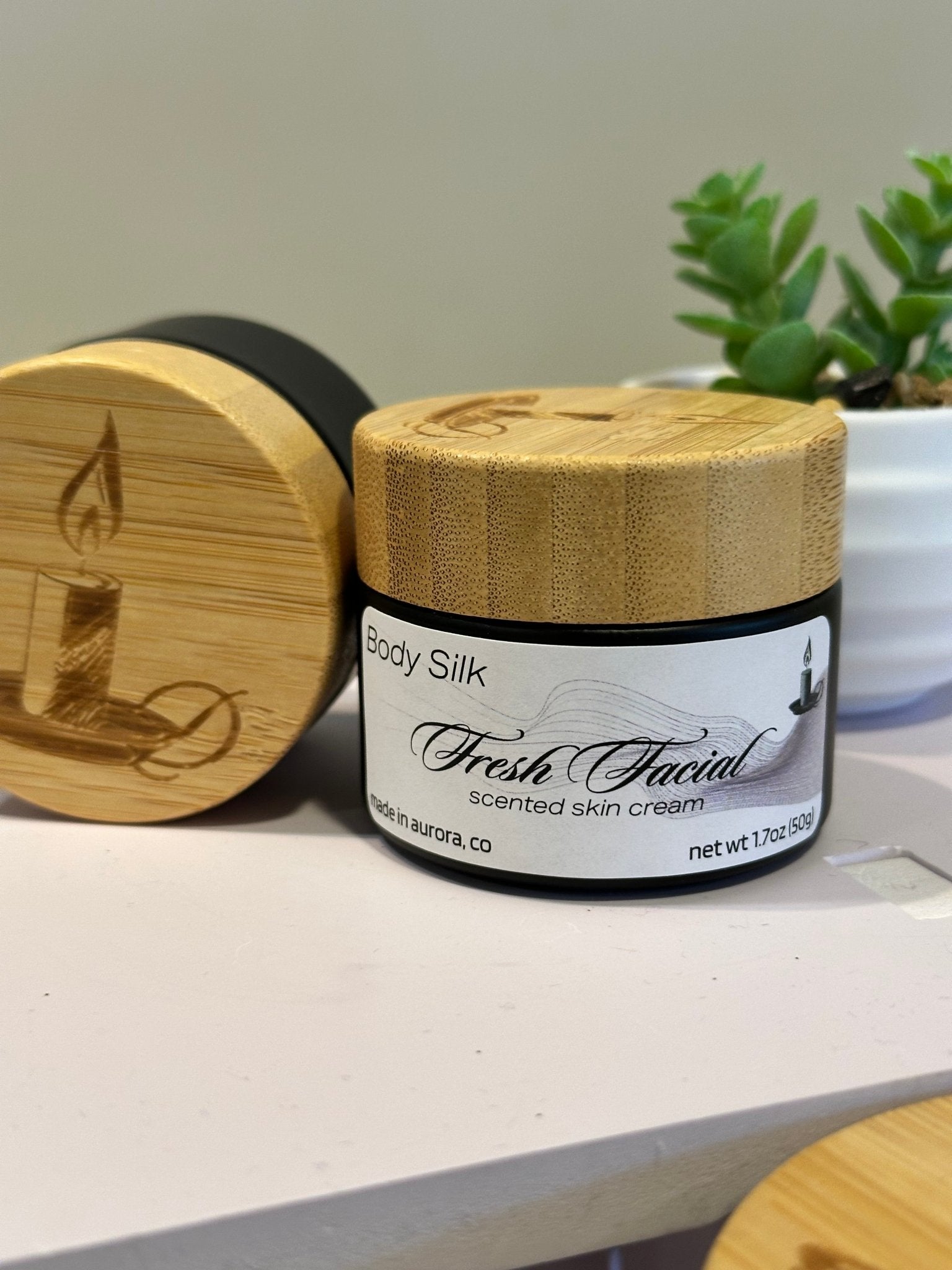 Fresh Facial Body Silk - Illuminare by MAD